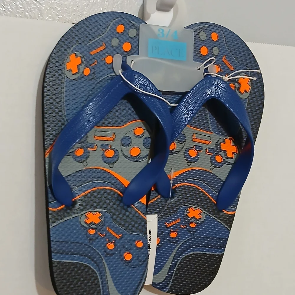 THE CHILDREN'S PLACE BOYS‎ GAMING FLIP FLOPS